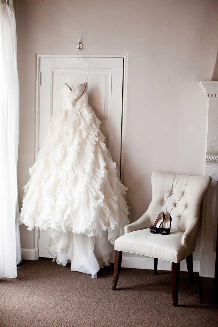 アメリカンクラシックの最高峰！オスカーデラレンタのドレスが圧倒的な存在感♡にて紹介している画像