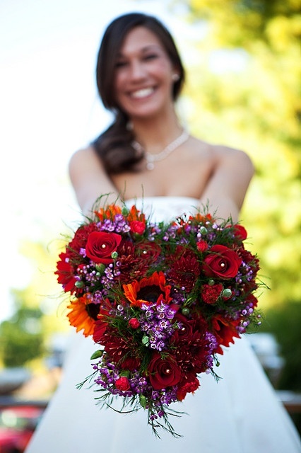 "Defeating Demons with the Motif of Love: The Adorable Heart-Shaped Bouquet"にて紹介している画像