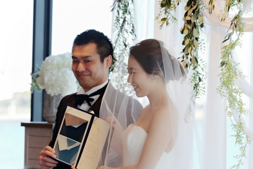 A Cherished Treasure You'll Never Forget: The Adorable Tradition of Exchanging Letters on Your Wedding Day♡にて紹介している画像