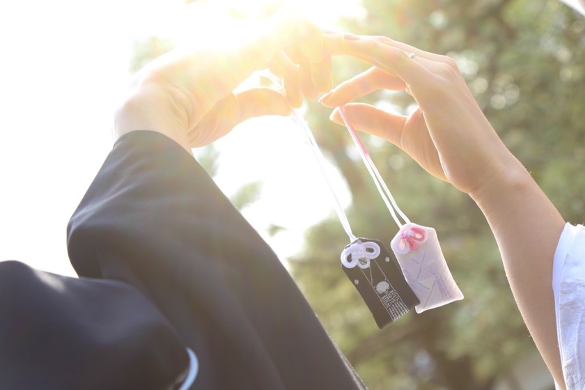 Avoid Childish Items! A List of Stylish Props for Adult-Approved Pre-Wedding Kimono Photo Sessionsにて紹介している画像