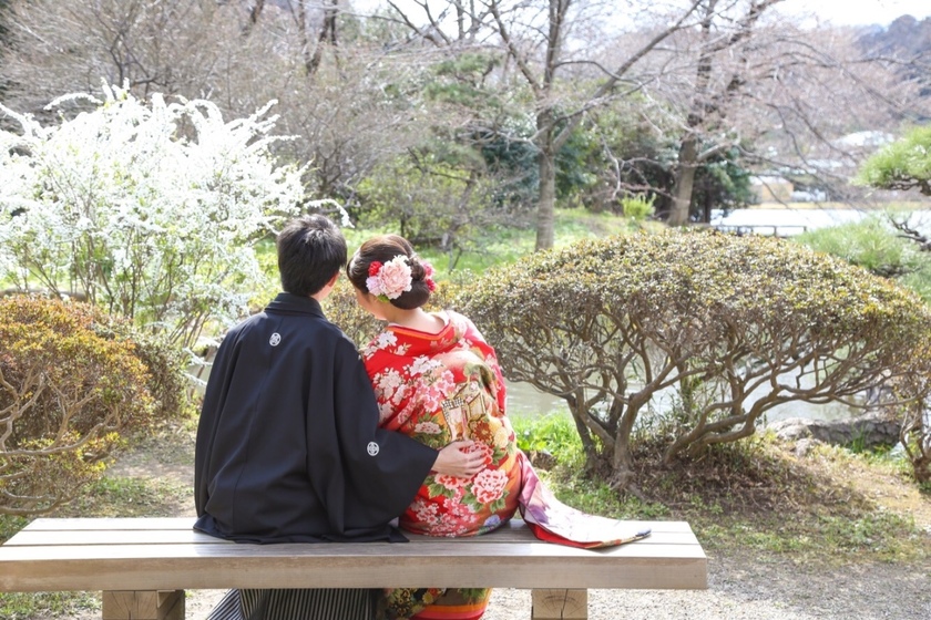 위에서 아래로, 기본 포즈를 모두 망라! 사진사에게 당일 보여주고 싶은 "한복 사전 촬영 포즈" 30선＊にて紹介している画像