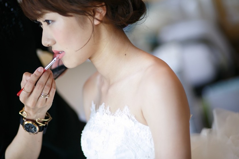 "Capturing a Once-in-a-Lifetime Moment: A Guide to Must-Take 'Preparation Shots' Poses Found on Instagram"にて紹介している画像