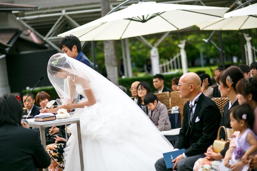 後悔する花嫁さん続出!結婚証明書の字がいつも通り綺麗に書けない理由と解決策*にて紹介している画像
