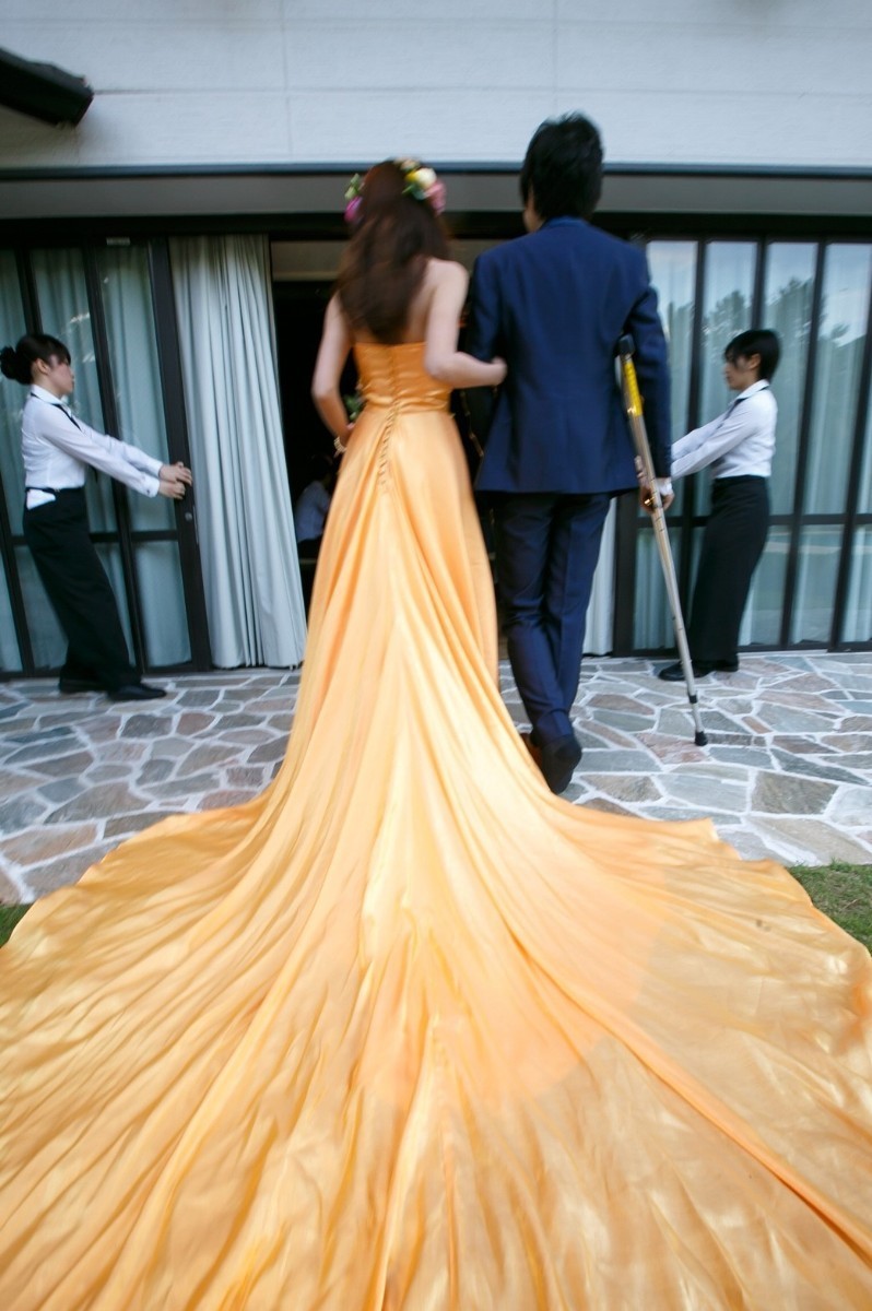 \ ドレス選びの参考に♡ /一体、どんな色があるの？？ 〔カラードレス〕の色をまとめてみました♡にて紹介している画像