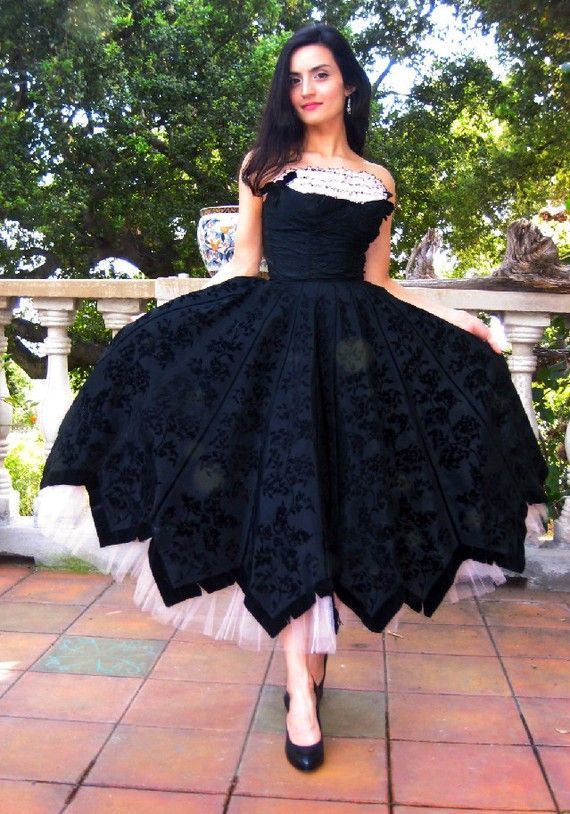 Collections of Adorable Lace Black Dresses ♡にて紹介している画像