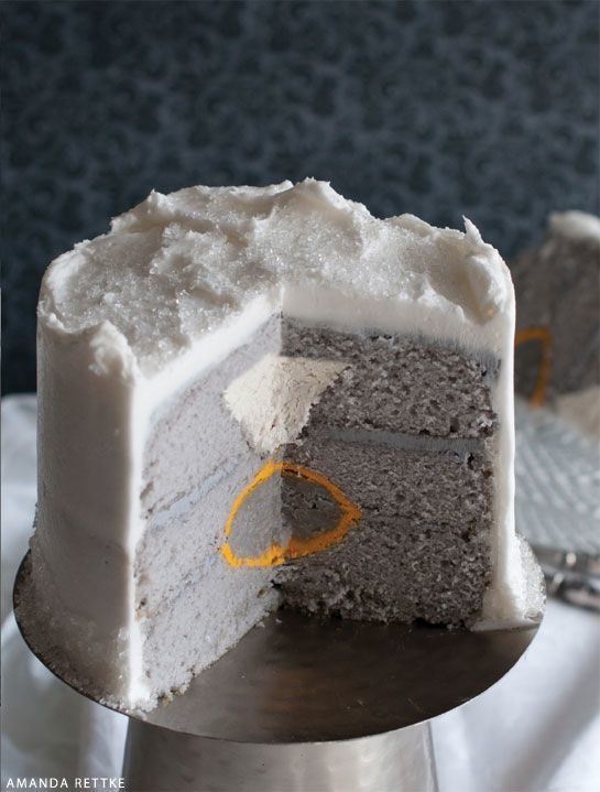 切ってみてびっくり！中からサプライズの『かくれんぼケーキ』がすごい♡にて紹介している画像