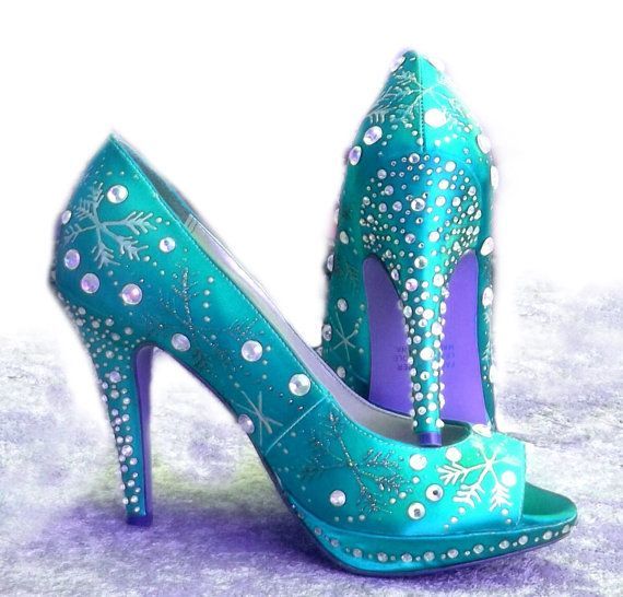 "Sparkling Like a Jewel: Be the One and Only Cinderella with These Dazzling Glass Slippers"にて紹介している画像