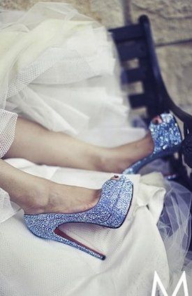 "Sparkling Like a Jewel: Be the One and Only Cinderella with These Dazzling Glass Slippers"にて紹介している画像