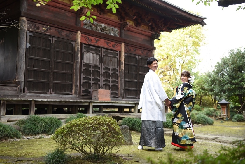 위에서 아래로, 기본 포즈를 모두 망라! 사진사에게 당일 보여주고 싶은 "한복 사전 촬영 포즈" 30선＊にて紹介している画像
