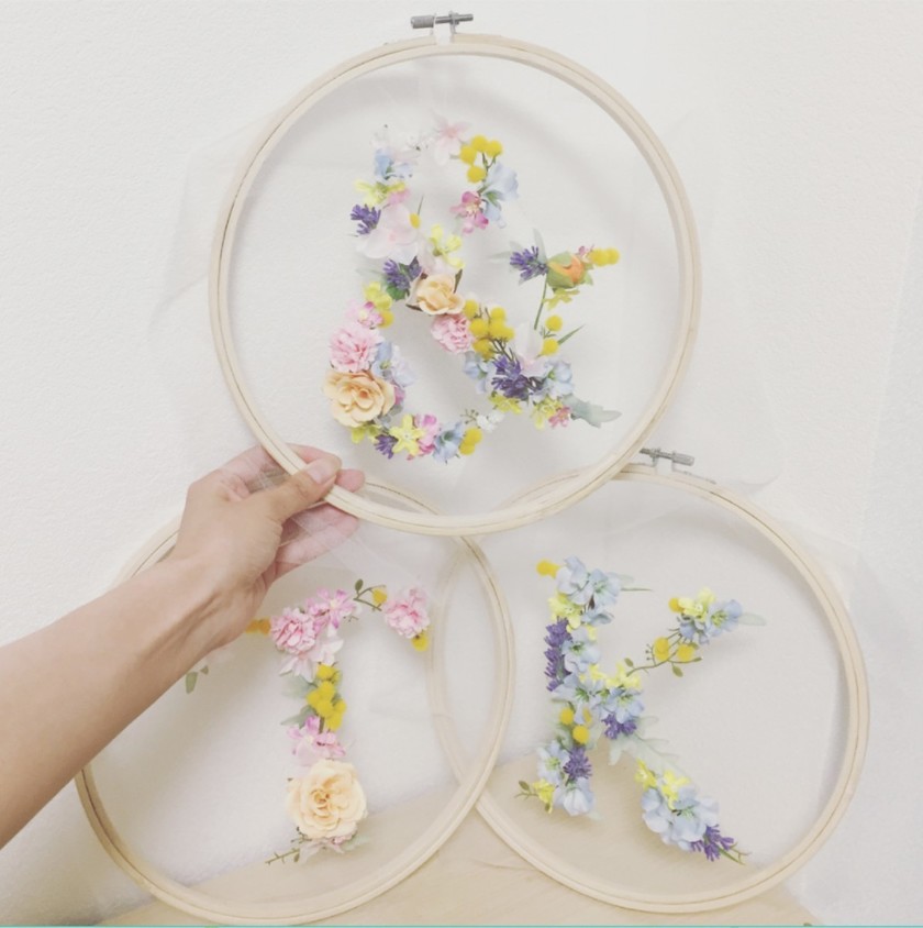 Only Three Materials! Let's Try DIYing an Embroidered Initial Object with an Embroidery Hoop♡にて紹介している画像