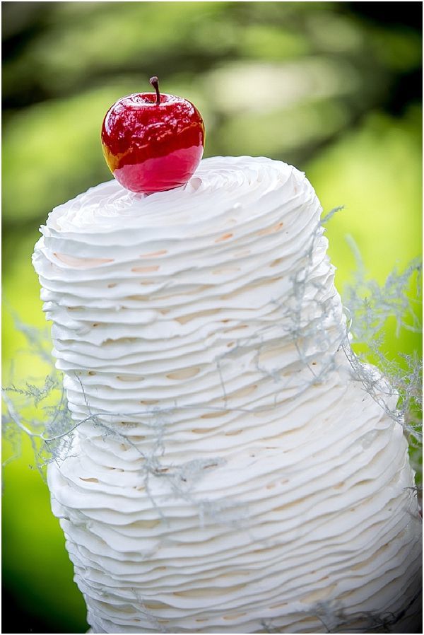 Which Princess Do You Like? A Wedding-Themed Recreation of the Worlds of Three Popular Disney Princesses♡にて紹介している画像