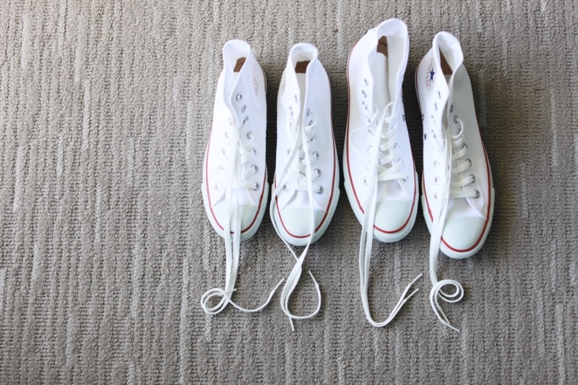 7 Cute and Casual Sneaker Brands to Pair with Your Wedding Dressにて紹介している画像