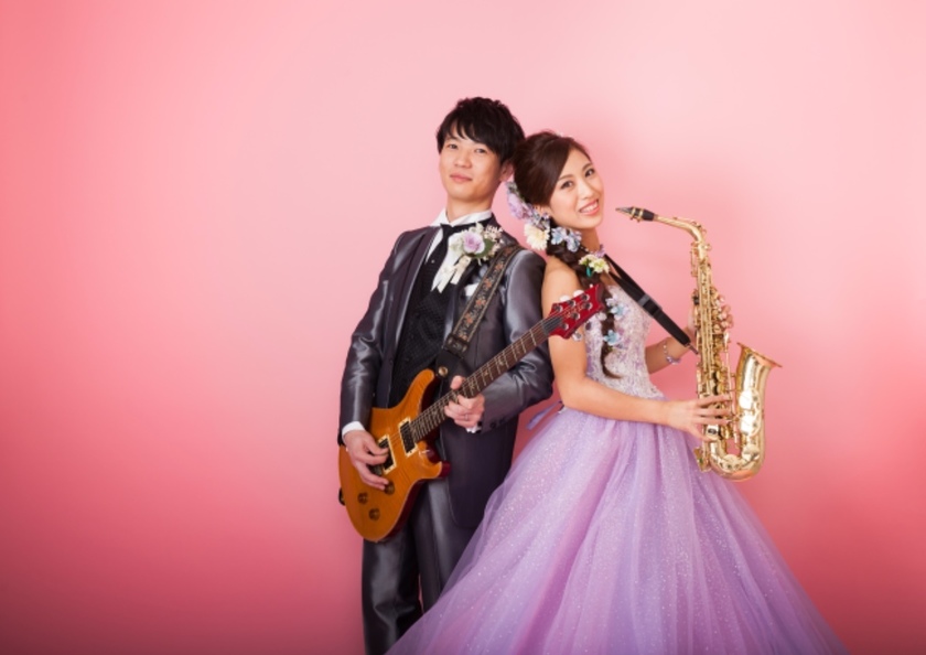 Couples Only: A Showcase of Grooms' Tuxedo Changes in 60 Styles by Dress Color♡にて紹介している画像