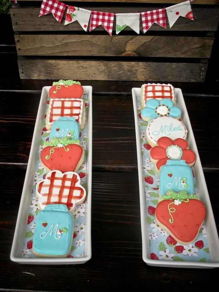 Delightful to the Eyes: A Charming Wedding with Playful Gingham Check ♡にて紹介している画像