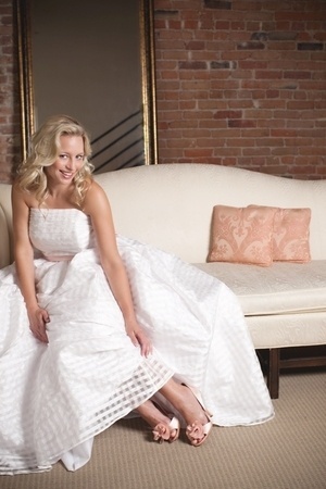 Delightful to the Eyes: A Charming Wedding with Playful Gingham Check ♡にて紹介している画像