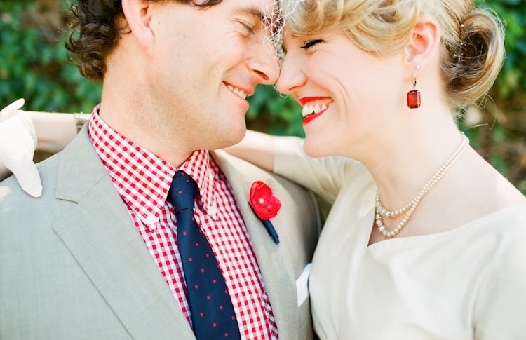 Delightful to the Eyes: A Charming Wedding with Playful Gingham Check ♡にて紹介している画像