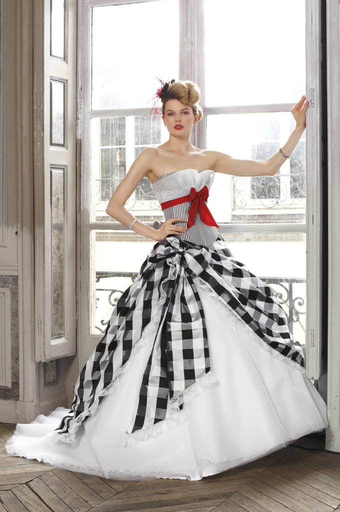 Delightful to the Eyes: A Charming Wedding with Playful Gingham Check ♡にて紹介している画像