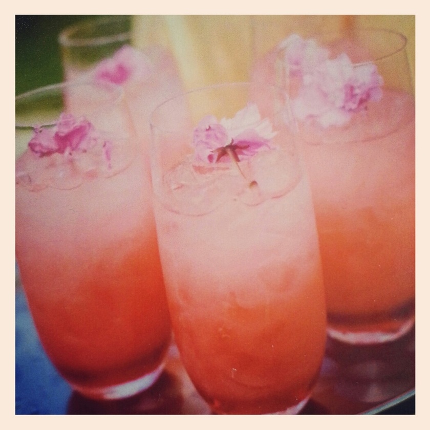 春はもうすぐ♡桜が咲いたら、ほっこり素敵なお花見ウエディングをしてみたい＊にて紹介している画像