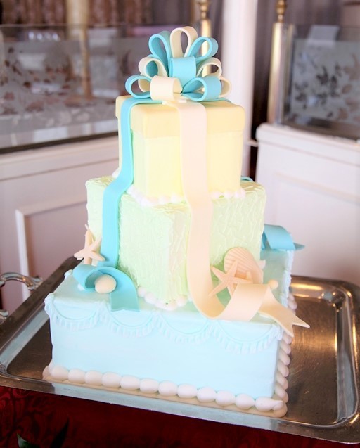 Fun for Everyone: A Vibrant Couple Who Loves the Sea Might Consider a Cruiser Wedding! ♡にて紹介している画像