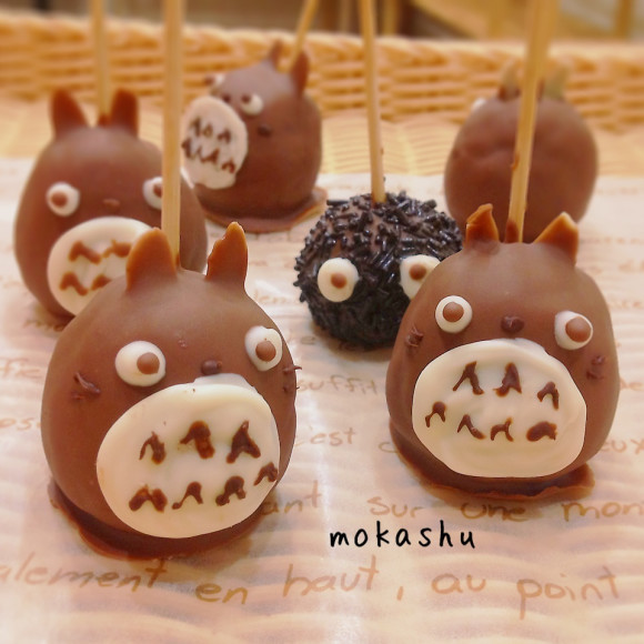 Can't Take My Eyes Off That Adorable Look: Hosting with Lollipop Cakes♡にて紹介している画像
