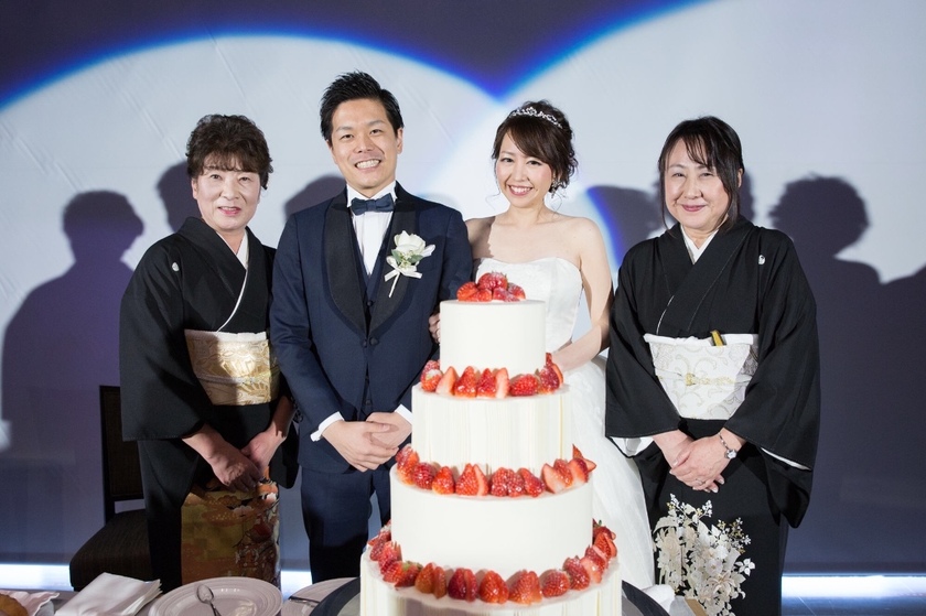 Engaging Family and Guests: A Summary of 4 Wedding "Bites" to Pair with the First Bite♡にて紹介している画像