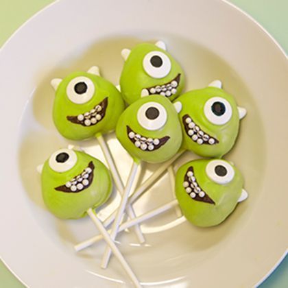 Can't Take My Eyes Off That Adorable Look: Hosting with Lollipop Cakes♡にて紹介している画像