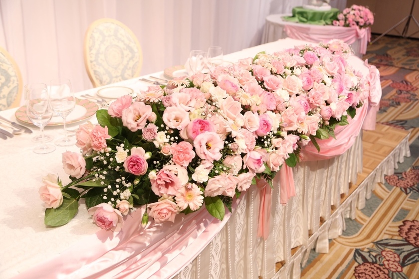 Showcasing Images Received by Our Site: A Compilation of Bride Marry's Commitment to a Lush Floral High Stage Coordination ♡にて紹介している画像