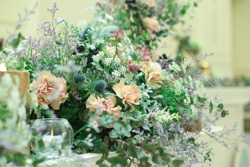 Showcasing Images Received by Our Site: A Compilation of Bride Marry's Commitment to a Lush Floral High Stage Coordination ♡にて紹介している画像