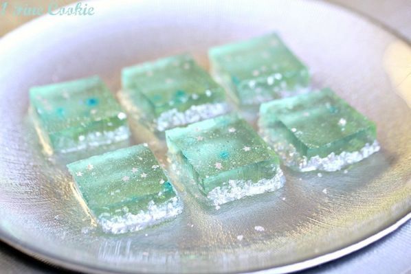 Sparkling Cute One-Bite Champagne Jelly Shots ♡にて紹介している画像