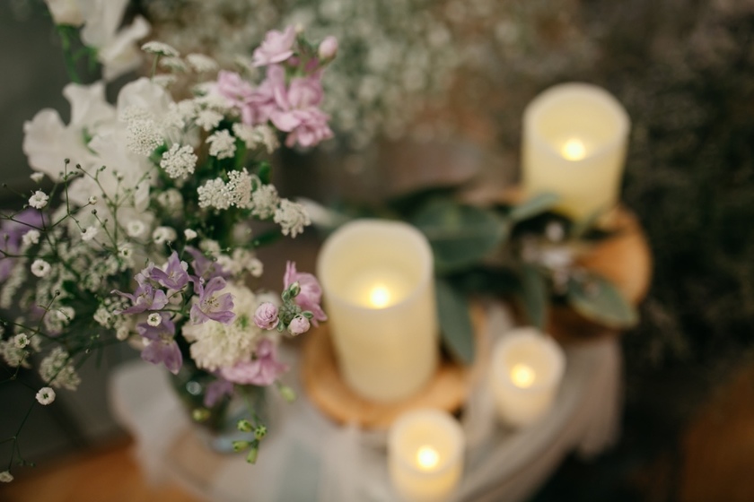 "Must-See for Beginner Brides! ♡ A Special Feature on Essential Items to Create a Cute Main Table*"にて紹介している画像
