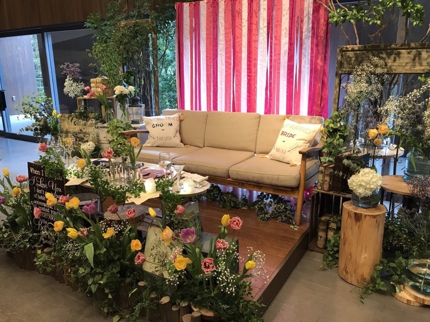 Showcasing Images Received by Our Site: A Compilation of Bride Marry's Commitment to a Lush Floral High Stage Coordination ♡にて紹介している画像