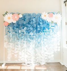 Discovering a New Photo Booth: The Stylish "Paper Circle Garland" Made of Countless Connected Round Papers ♡にて紹介している画像