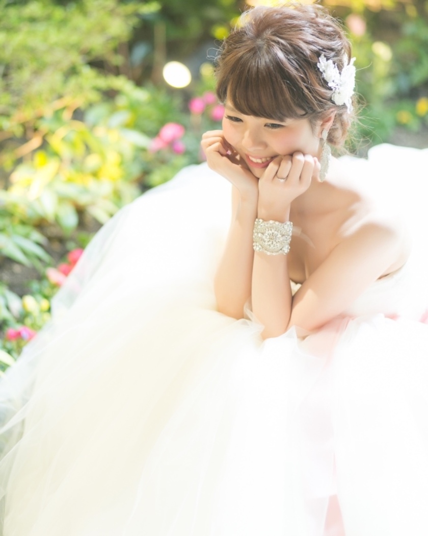 インスタでよく見る♡運命の１着を見つけるために試着したい人気ウェディングドレス15選にて紹介している画像