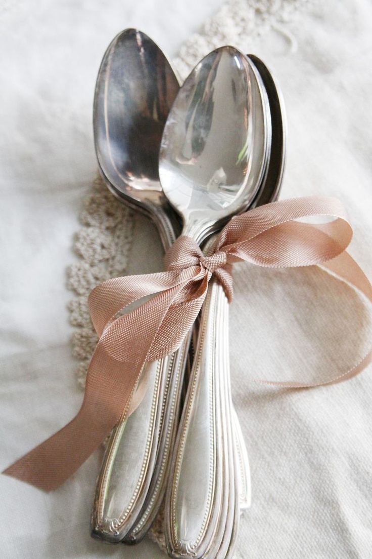 Vintage Pink as the Theme Color: A Collection of Romantic Inspirations ♡にて紹介している画像