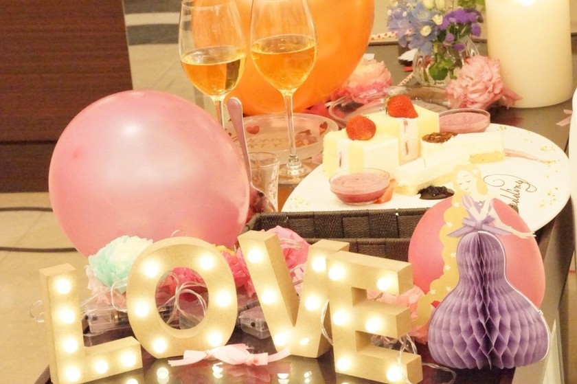 【二次会の高砂】どんな風にコーディネートした？先輩花嫁さんの実例８選にて紹介している画像