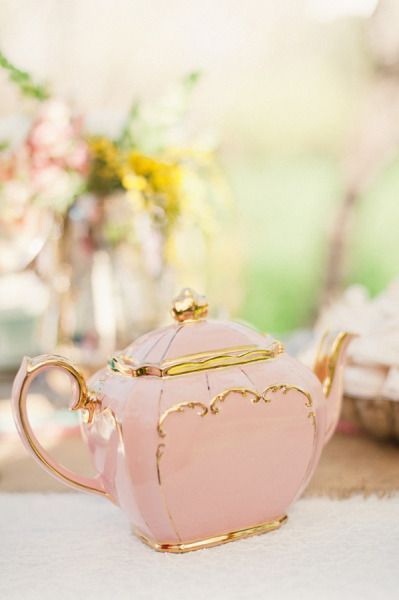 Vintage Pink as the Theme Color: A Collection of Romantic Inspirations ♡にて紹介している画像