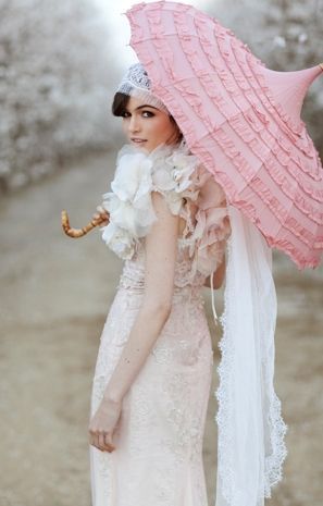 Vintage Pink as the Theme Color: A Collection of Romantic Inspirations ♡にて紹介している画像