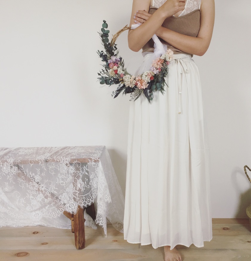 "Everlasting" Symbolized by a Round Wreath ♡ A Romantic Design Catalog of Wreath Bouquets＊にて紹介している画像