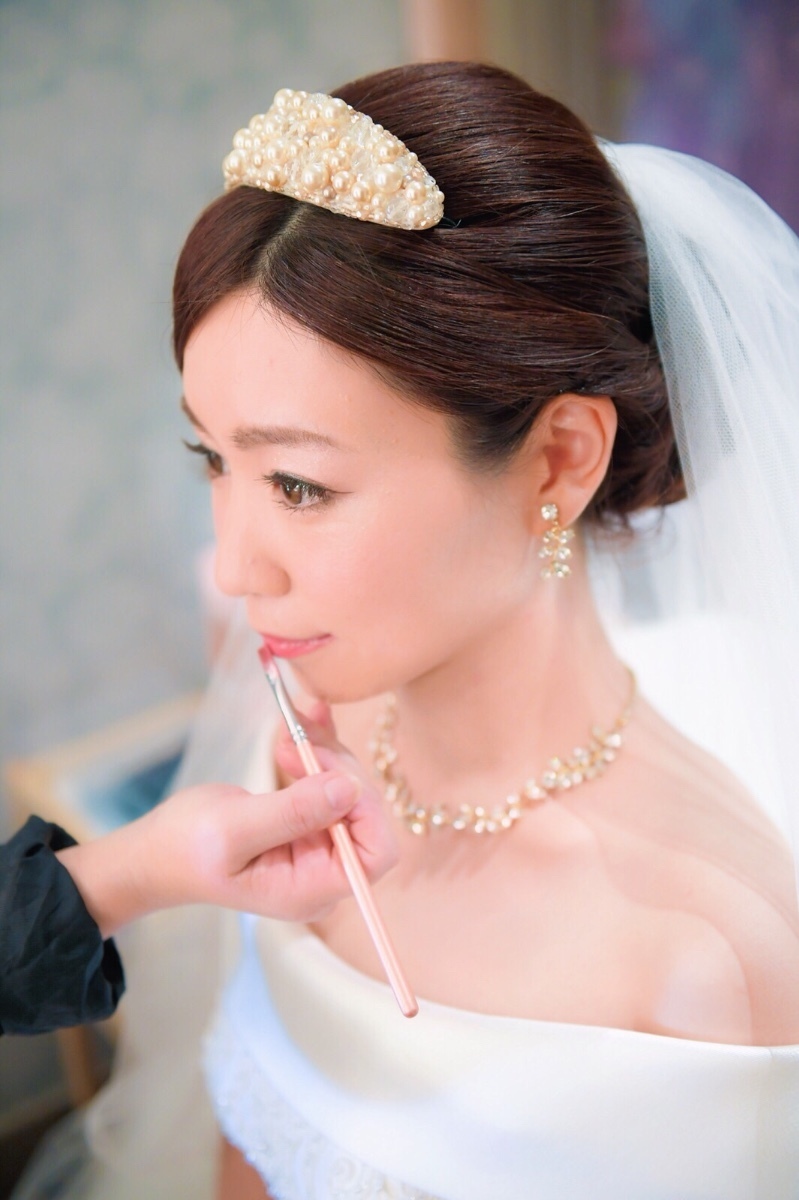 Chic and Elegant Atmosphere: The Adorable Pearl Bonne Perfect for Wedding Hairstyles♡にて紹介している画像