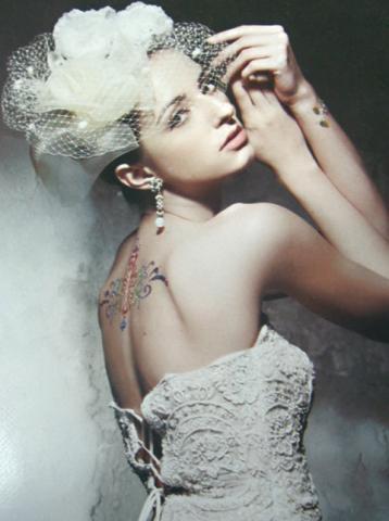 キラキラを身に纏って＊ボディージュエリーで魅力的に華やかに＊にて紹介している画像