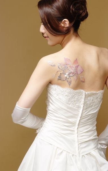 キラキラを身に纏って＊ボディージュエリーで魅力的に華やかに＊にて紹介している画像