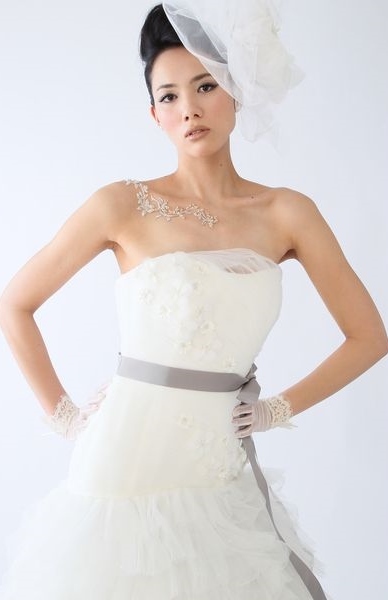 キラキラを身に纏って＊ボディージュエリーで魅力的に華やかに＊にて紹介している画像