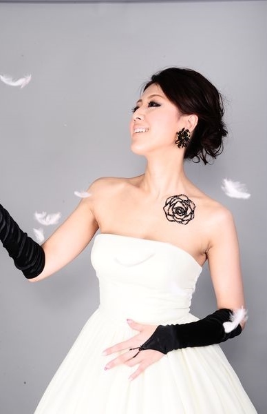 キラキラを身に纏って＊ボディージュエリーで魅力的に華やかに＊にて紹介している画像