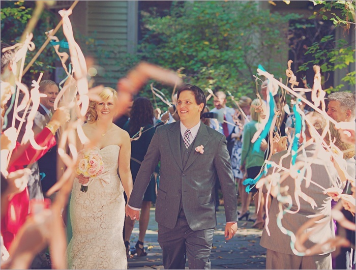 A New Shape for Flower Showers! Adorable "Ribbon Wands" that Look Like Magic Wands ♡にて紹介している画像