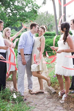 A New Shape for Flower Showers! Adorable "Ribbon Wands" that Look Like Magic Wands ♡にて紹介している画像