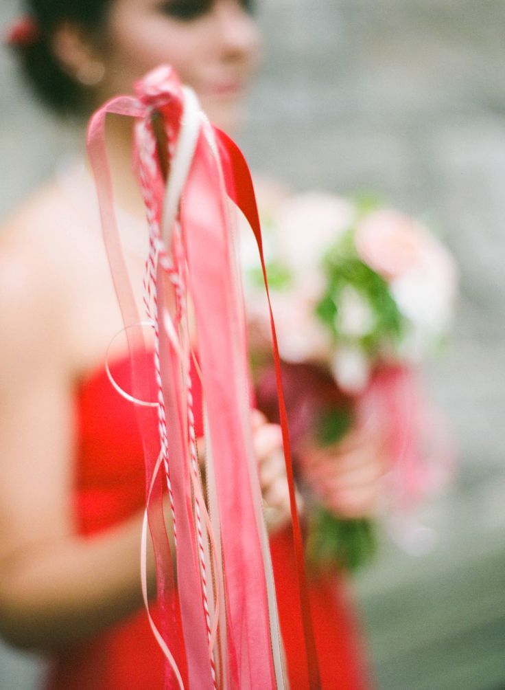 A New Shape for Flower Showers! Adorable "Ribbon Wands" that Look Like Magic Wands ♡にて紹介している画像