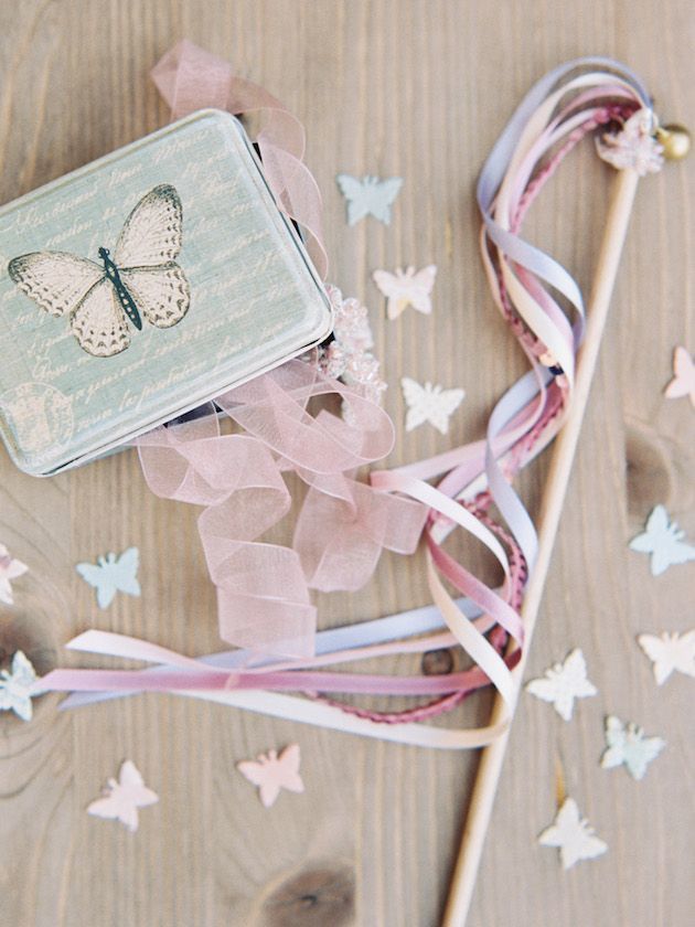 A New Shape for Flower Showers! Adorable "Ribbon Wands" that Look Like Magic Wands ♡にて紹介している画像