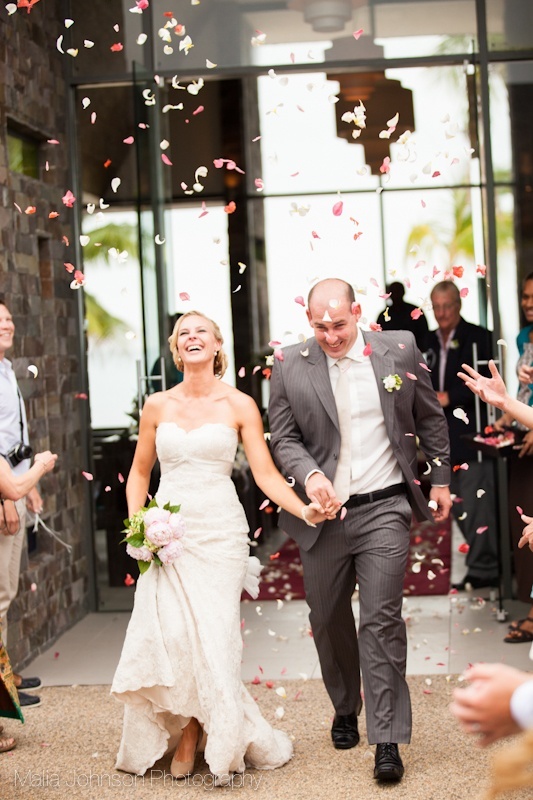 A New Shape for Flower Showers! Adorable "Ribbon Wands" that Look Like Magic Wands ♡にて紹介している画像