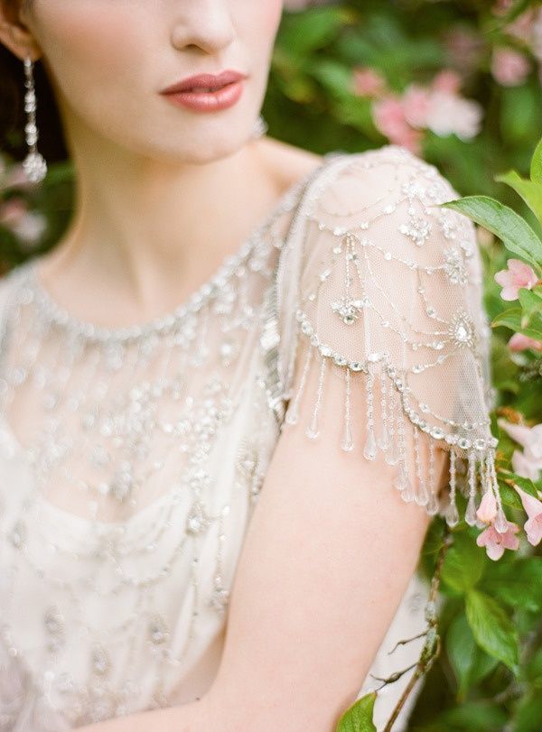 Beautiful Embroidery and Swarovski! The Stunning Dresses of the Import Brand "Jenny Packham"♡にて紹介している画像