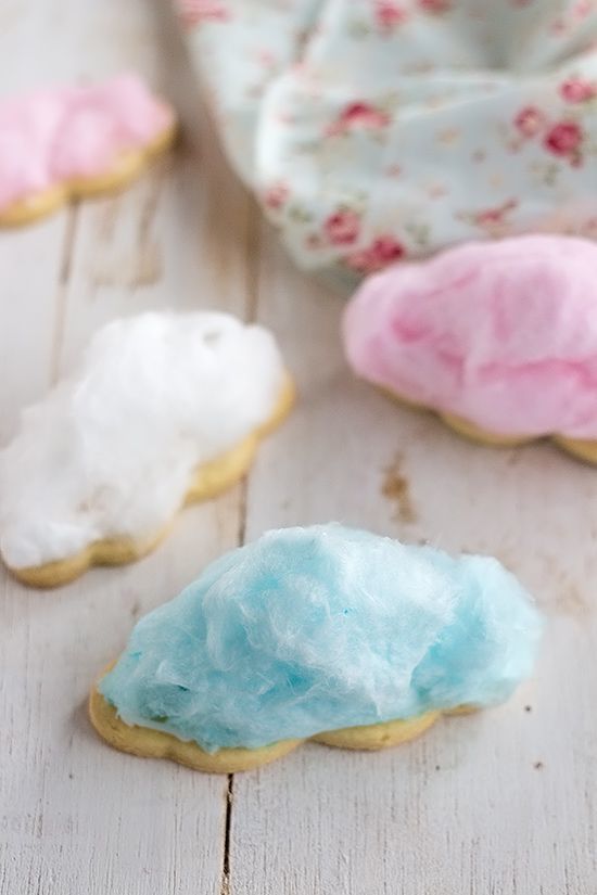 Feeling Like You're on Cloud Nine: Adorable Party Ideas with Cotton Candy!にて紹介している画像